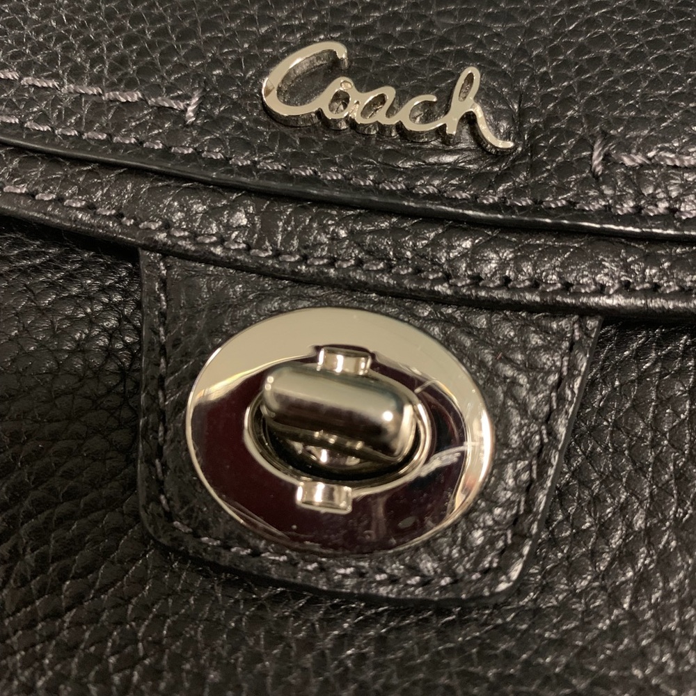 COACH Black Peeble Leather Crossbody w/long strap. - Picture 5 of 8